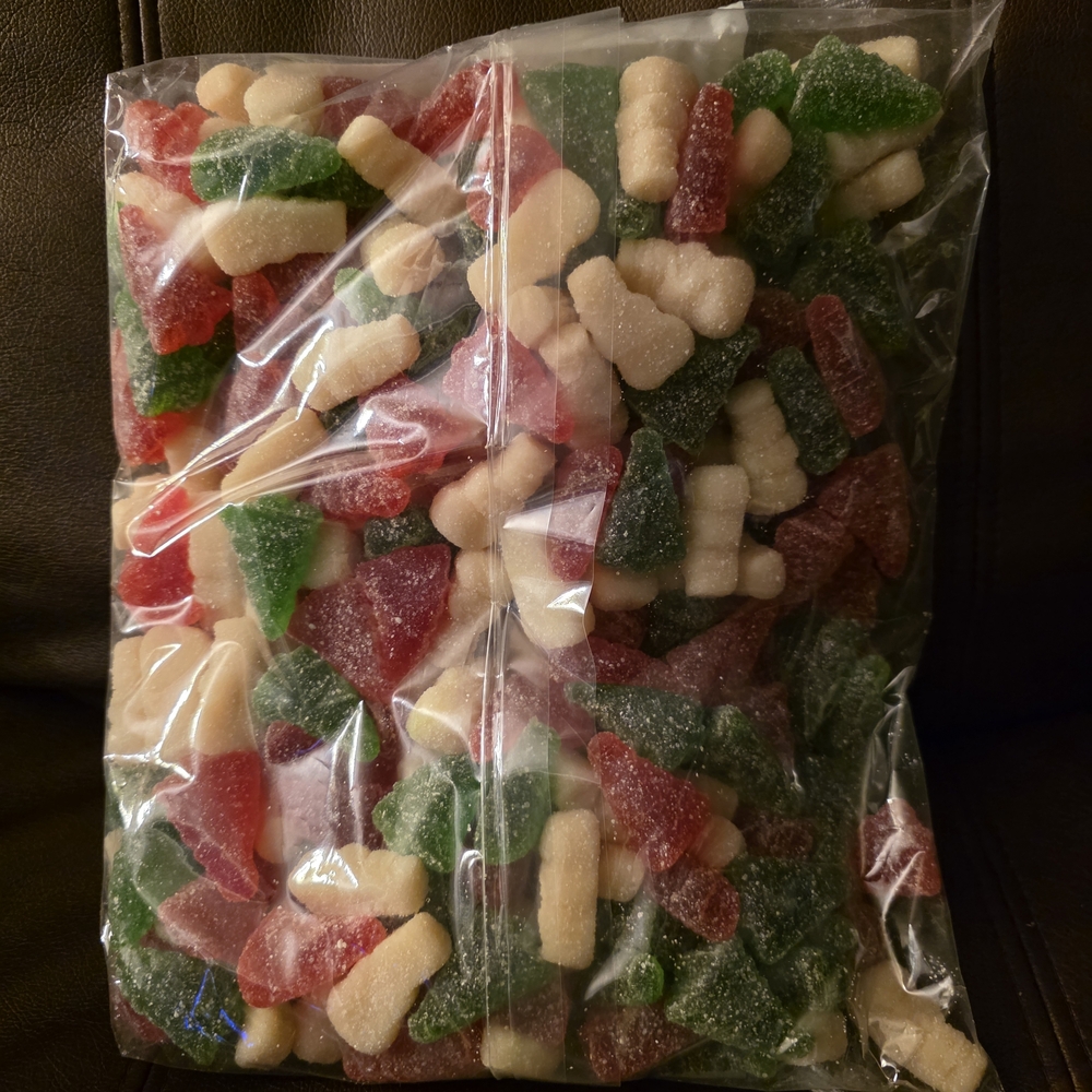 ALBANESE GUMMY 4.5 LB. BAG Red, Green, Cream